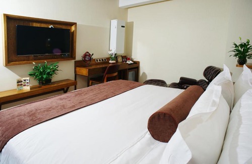 Yanta Qu Hotel | James Joyce Hotel Xi'an Datang Furong Garden