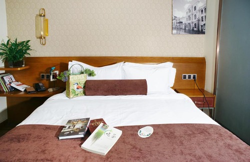 Yanta Qu Hotel | James Joyce Hotel Xi'an Datang Furong Garden