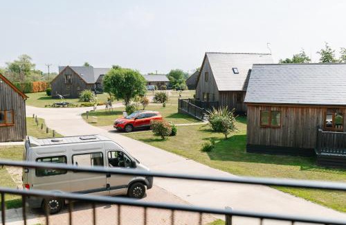 Brigg Casa | James Ville Marina, Lodge 9