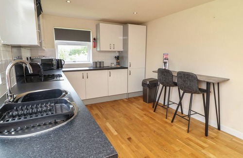 Brigg Cabaña | JAMES VILLE MARINA LODGE 9, with hot tub in Brigg