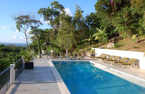 Runaway Bay Villa | Jaquar Villas - Propiedad exclusiva para reuniones, bodas, yoga, corporativos, golf