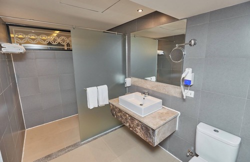 Village Road Hotel | Jasmine Palace Resort & Spa