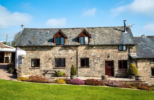 Hawkridge Casa | Jasper, Unique Upside-Down Retreat with Stunning Rural Views