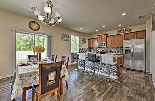 Westside Casa | Jax Home w/ Yard - 10 Mi to Adventure Landing!