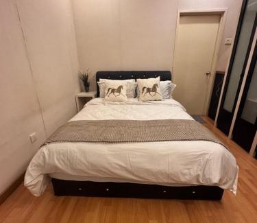 Taman Mount Austin Casa | JB home Mount Austin SemiD near Toppen IKEA Aeon fix to 14pax