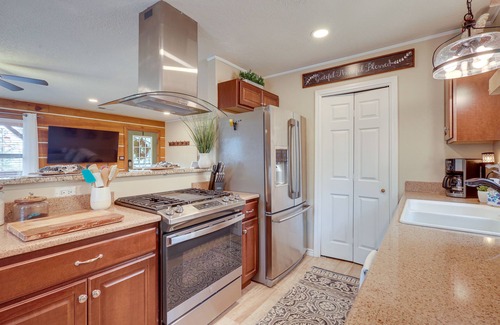 Jemez Springs Cabina | Jemez Springs Cabin w/ Deck + Mountain Views!