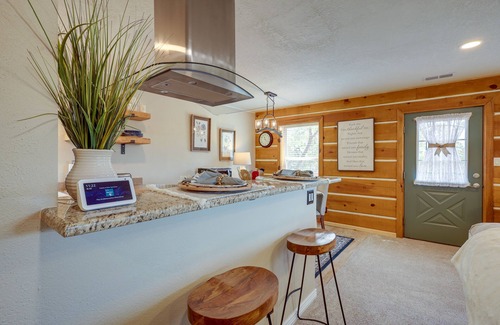 Jemez Springs Cabina | Jemez Springs Cabin w/ Deck + Mountain Views!