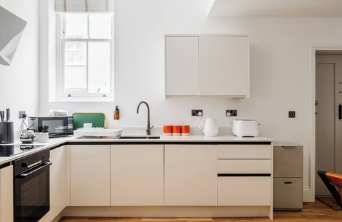 Canterbury Cabaña | Jestico's, Superb, Very Centrally located, Historical 1 FOC Parking