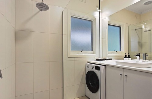 Lakes Entrance Hotel | Jetty Road en la playa: pintoresca cabaña en la playa, simplemente no puedes acercarte a la playa