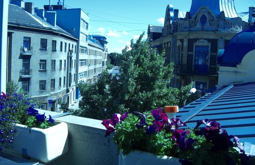 Liepaja Apartamento | Joya de Letonia! Liepaja, de lujo de 2 dormitorios ático. Home cinema, sauna, terraza