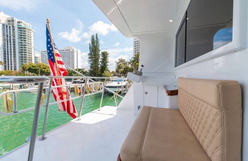 Mid Beach Alquiler De Eote | Jewel of the Nile Yacht Hotel and Cruises