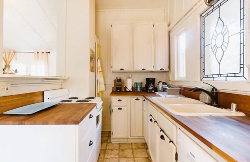 Monterey Cabaña | #JewelboxCottages👑MAIN🔱4-Poster King🏖Walk to Beach