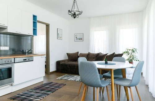 Balatonszarszo Apartamento | Johann 2 by Interhome