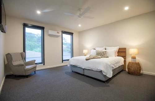 Waterhouse Casa | Johnnies - Sophisticated and Stylish