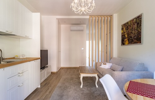 Rapallo Apartamento | JOIVY Lele Apartment With Swimming Pool