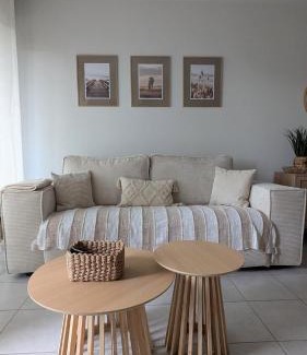 Aigues-Mortes Apartamento | Joli rez de jardin piscine