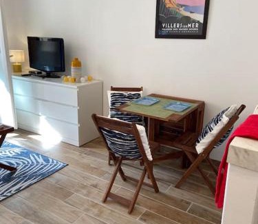 Villers-sur-Mer Apartamento | JOLI STUDIO VUE MER , plage au bout de la rue !