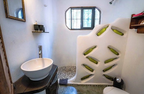 Leona Vicario Cabina | Jolie Jungle Eco Hotel