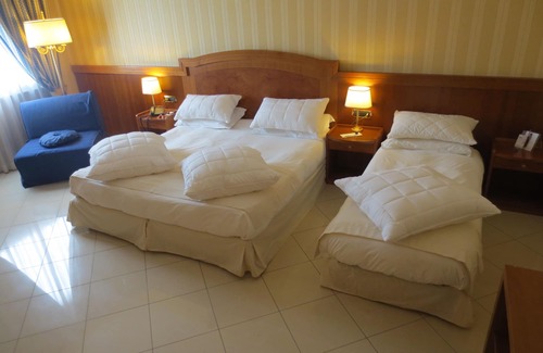 Naples Hotel | Joyfull