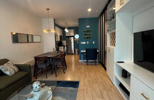 South of Market Condominio | Jr 1 BR w/ parking & a plunge in Design District
