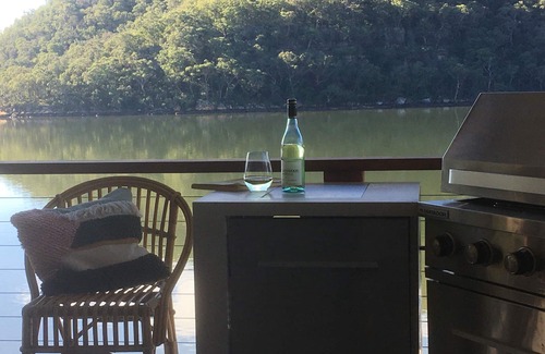 Sydney Casa | JULIANS ON COBA . stunning sunsets . HAWKESBURY RIVER . river specials