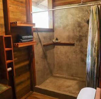 Bocas del Toro Chalet De Esquí | Jungle beach 2 bedroom cottage