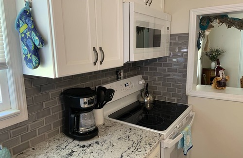 Bridgeton Cabaña | Cabaña pintoresca 'Just in the Moment' cerca del histórico New Bern