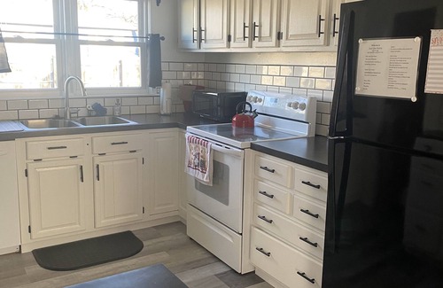 Hutchinson Casa | Just Like Home in quiet neighborhood