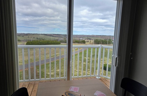 New Glasgow Apartamento | Just minutes to National Park beaches, world famous golf courses and restaurants