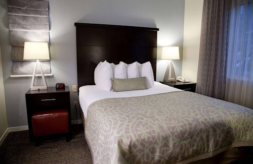 San Bruno Complejo | Just What You Were Looking For! Free Breakfast, Onsite Pool, Parking