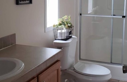 Longs Casa | Just What You Were Looking For! Outdoor Pool Close to Ripley's Aquarium