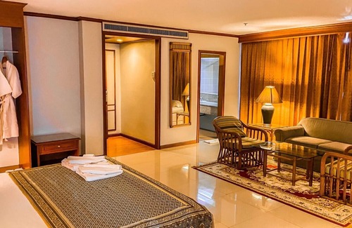 Bang Kung Hotel | K Park Grand Hotel