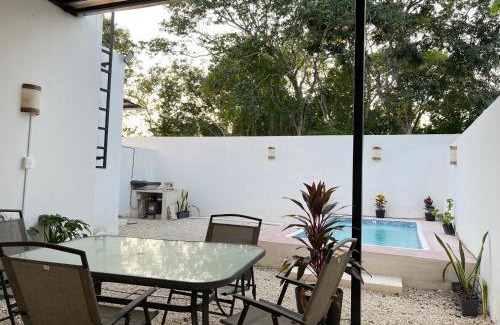 Mérida Casa | Kaab: Exclusividad y confort en un oasis vacacional con piscina