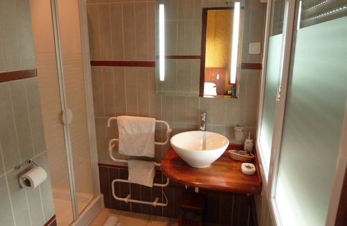 Pointe-Noire Hotel | Kactus Lodge
