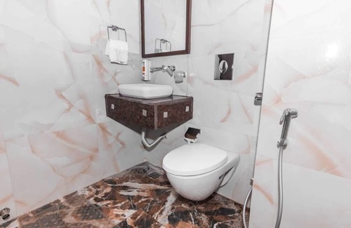 Lansdowne Hotel | KAFAL GATES