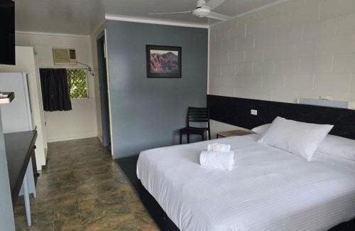 Berserker Hotel | Kalka Palms Hotel Motel