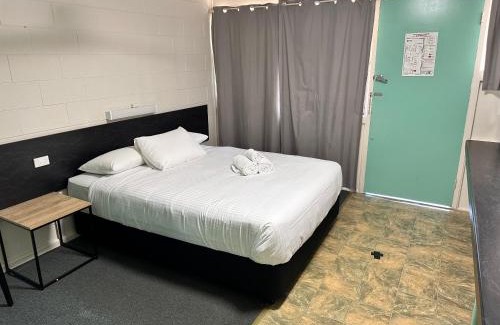 Berserker Hotel | Kalka Palms Hotel Motel