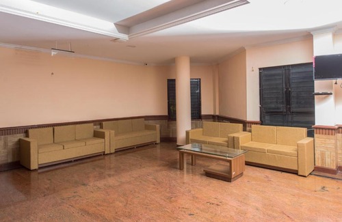 Irinjalakuda Hotel | Kallada Golden Hotel