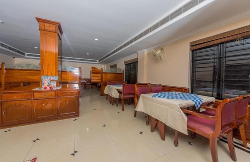 Irinjalakuda Hotel | Kallada Golden Hotel