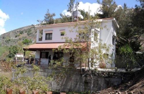Politiko Cabina | Kampi Double Storey House in the Village