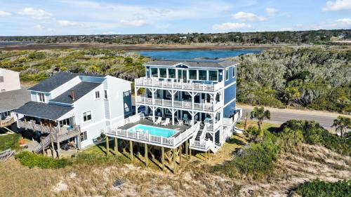Oak Island Casa | Karefree