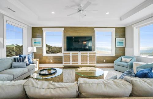 Oak Island Casa | Karefree