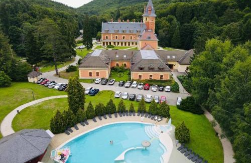 Paradsasvar Hotel | Kastélyhotel Sasvár Resort
