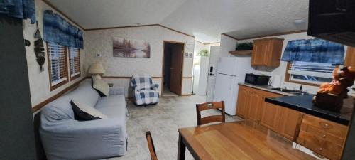 Murphysboro Casa | Kat's Get Away Cabin