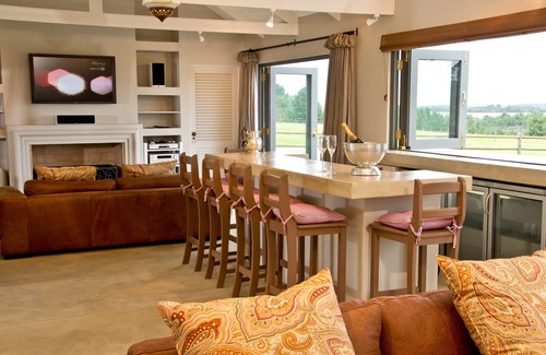 Bitou Villa | Kay and Monty Vineyard View