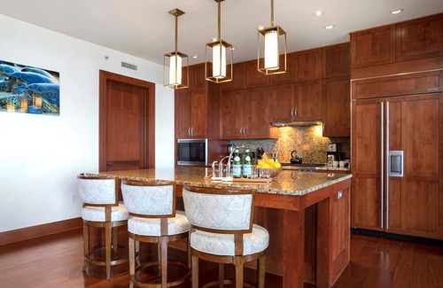 Napili Condominio | KBM Resorts | FREE CAR | Hale Makai At Montage Kapalua Bay 3-Bedroom Beachfront Condo with Daily Housekeeping, Spa!