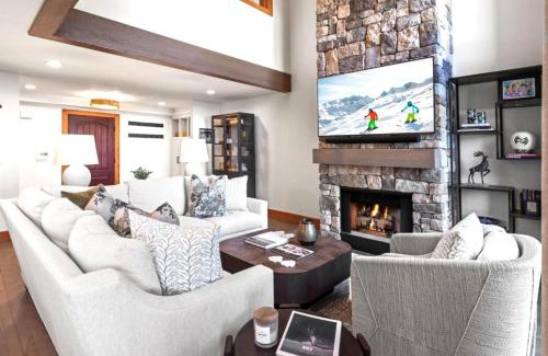 Deer Valley Casa | KBM Resorts Upgraded Easy walk to Main St Close to Deer Valley hot tub gas fireplace BCC-1101