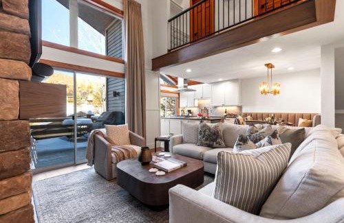 Deer Valley Casa | KBM Resorts Upgraded Easy walk to Main St Close to Deer Valley hot tub gas fireplace BCC-1101