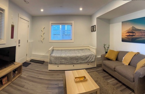 Guildford Casa | KC’s Home is ultra-comfortable Unit