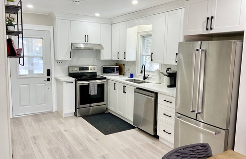 Omemee Cabaña | Ke's Rustic Retreat On the Lake